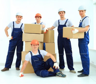 Man and van removals service for a flat move in Wood Green