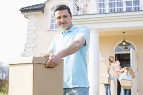 Moving truck service for homes and flats in Wood Green